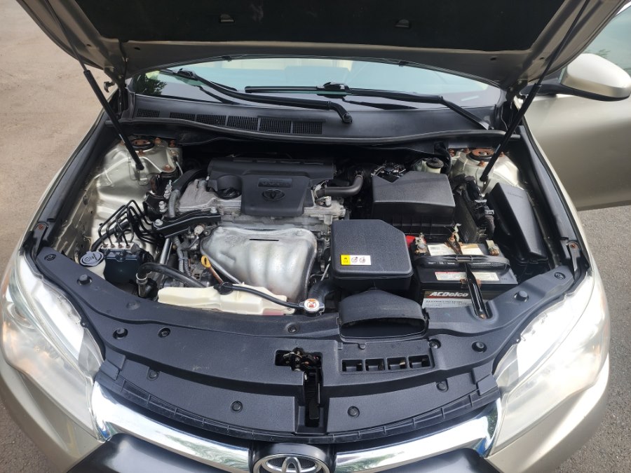 2017 Toyota Camry XLE - Photo 11