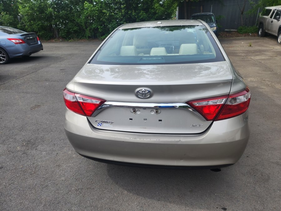 2017 Toyota Camry XLE - Photo 5