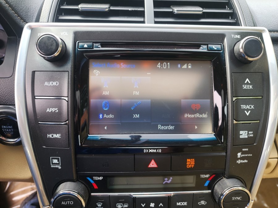 2017 Toyota Camry XLE - Photo 16