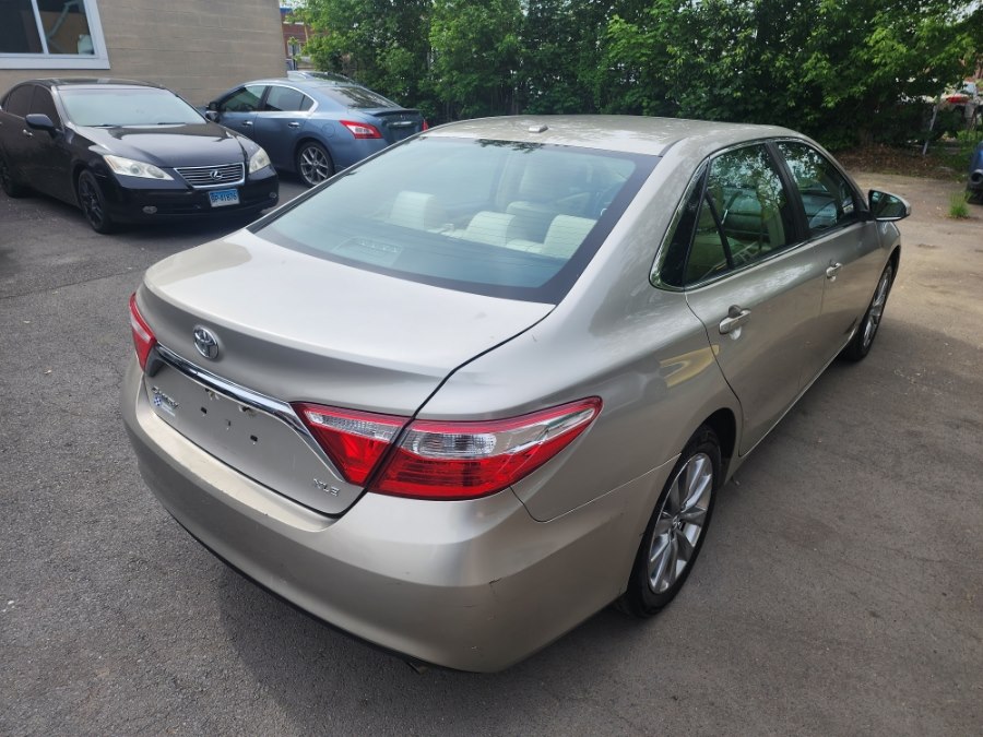 2017 Toyota Camry XLE - Photo 3