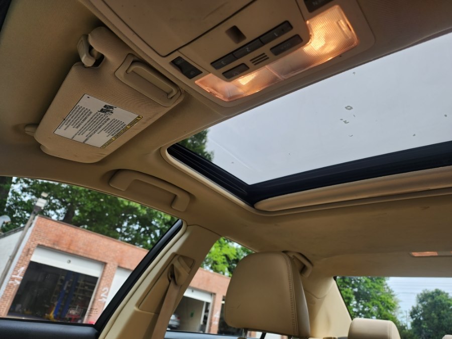 2017 Toyota Camry XLE - Photo 13
