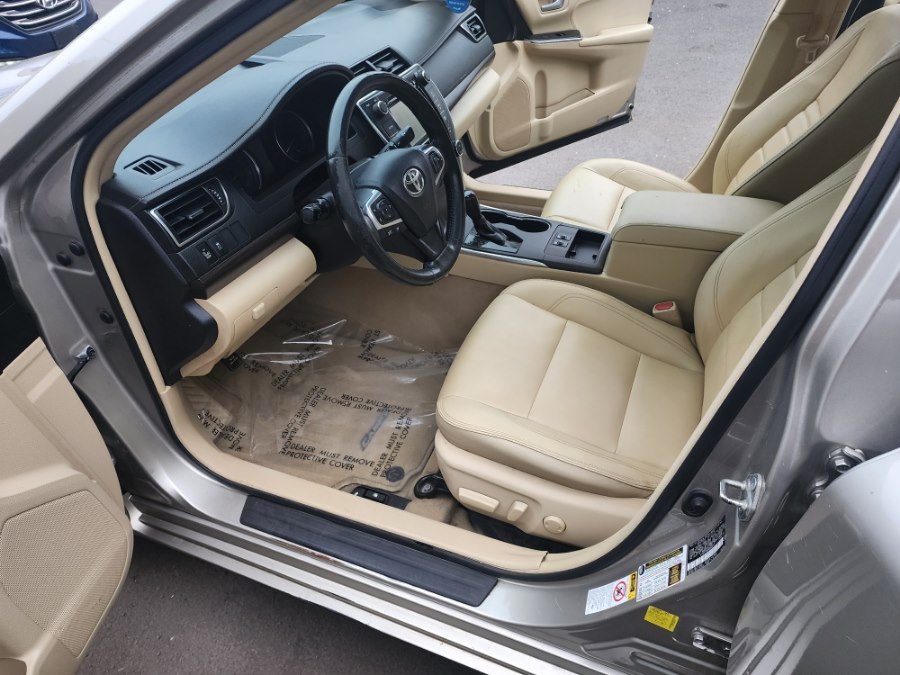 2017 Toyota Camry XLE - Photo 7