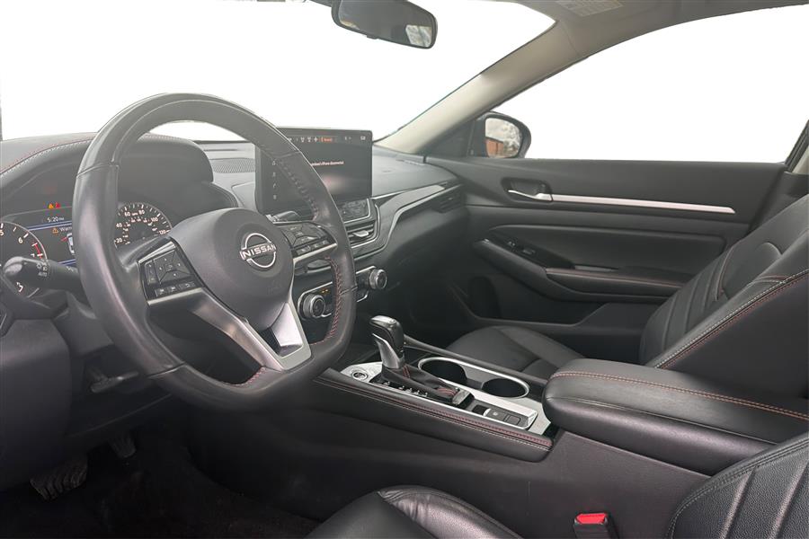 2024 Nissan Altima SR - Photo 10