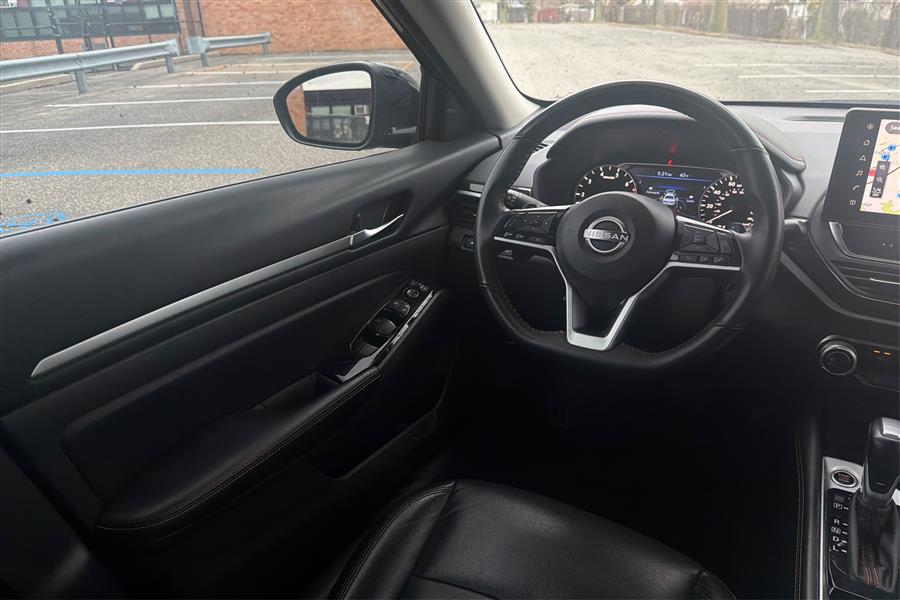 2024 Nissan Altima SR - Photo 18