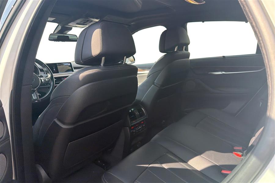 2017 BMW X6 xDrive50i - Photo 11
