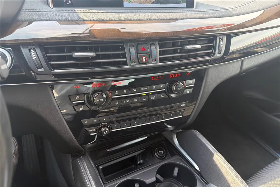 2017 BMW X6 xDrive50i - Photo 28