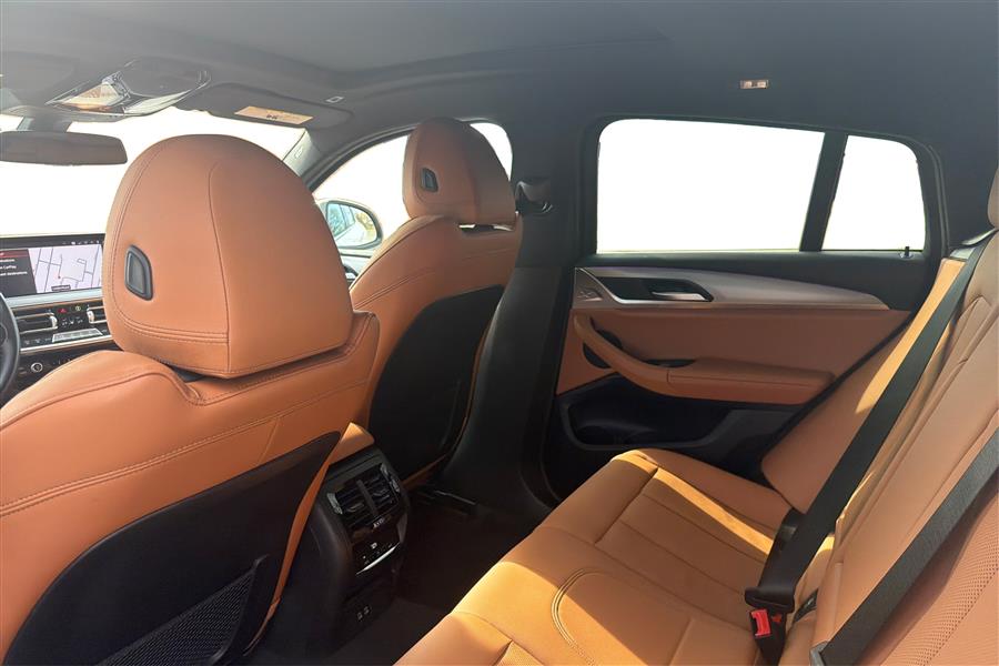 2023 BMW X4 30i - Photo 11