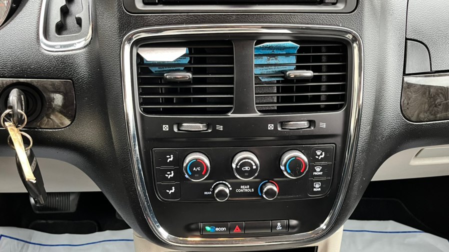 2015 Dodge Grand Caravan SXT - Photo 23