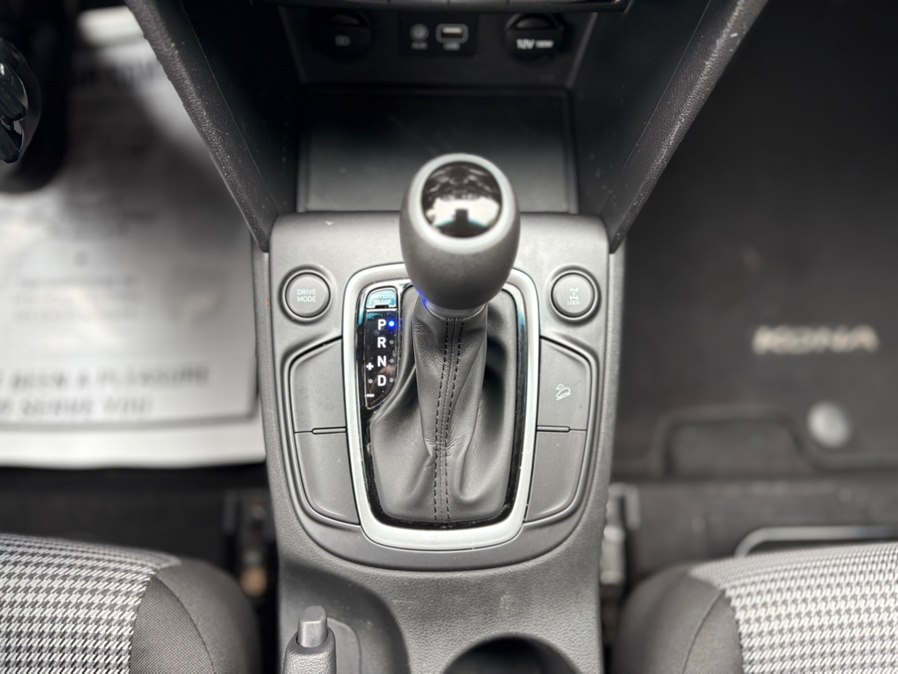 2021 Hyundai Kona SE - Photo 16