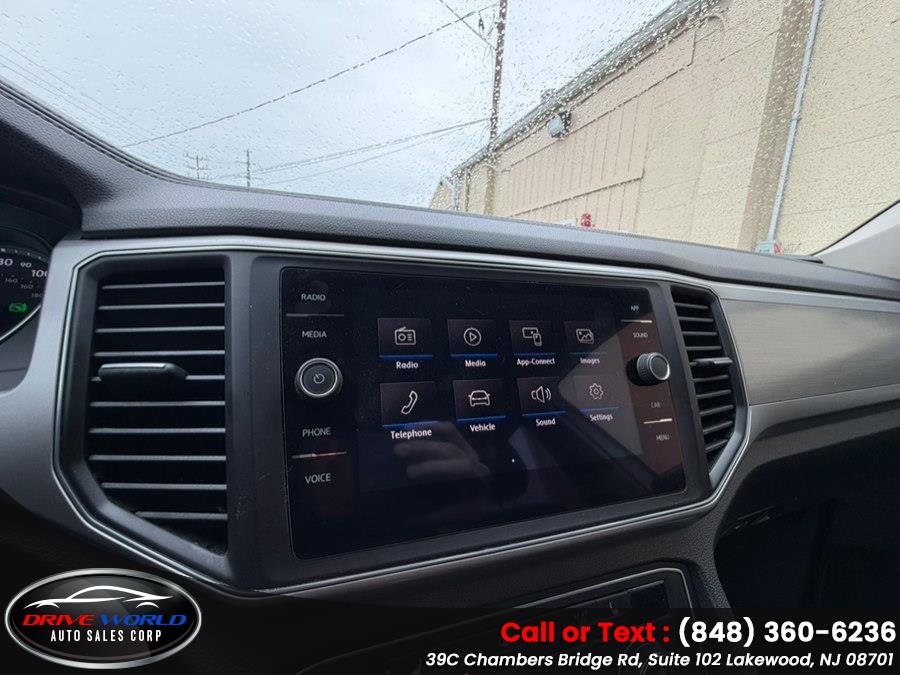 2018 Volkswagen Atlas SE - Photo 23