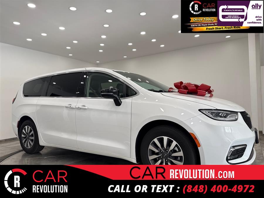 2024 Chrysler Pacifica PHEV