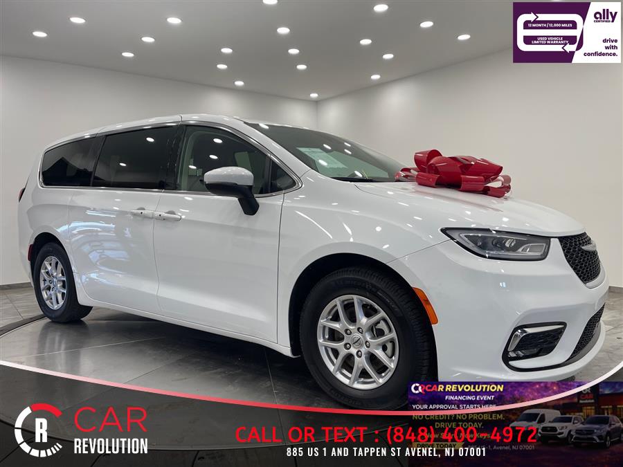 2023 Chrysler Pacifica Touring L FWD, available for sale in Avenel, New Jersey | Car Revolution. Avenel, New Jersey