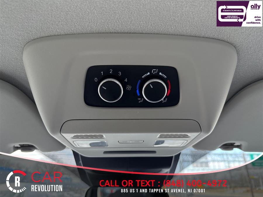 2022 Ford Transit Passenger Van XLT - Photo 11