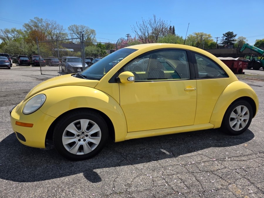 Used 2008 Volkswagen New Beetle Coupe in Milford, Connecticut | Dealertown Auto Wholesalers. Milford, Connecticut