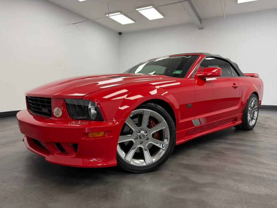 2005 Ford Mustang GT Premium's photo