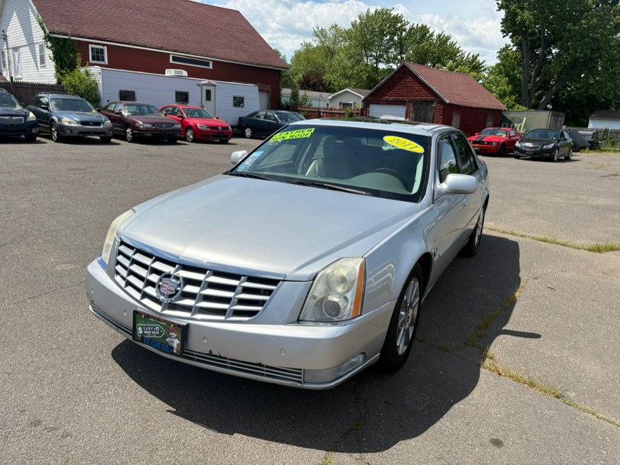 2011 Cadillac DTS Premium Collection's photo