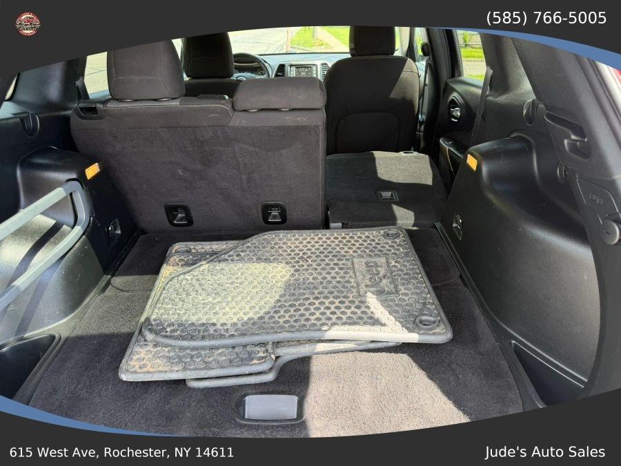 Jeep Cherokee photo 11