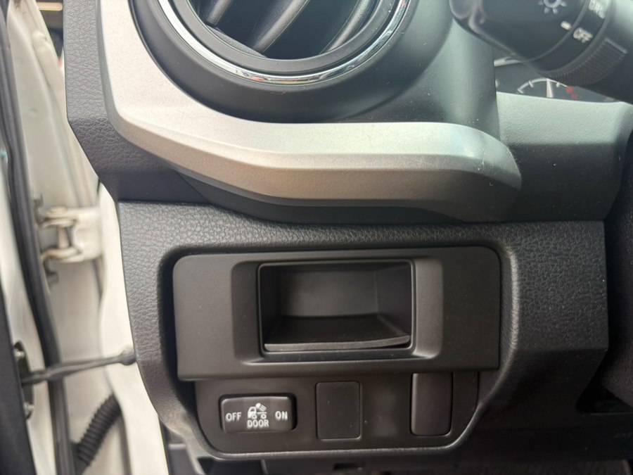 2016 Toyota Tacoma SR5 - Photo 18