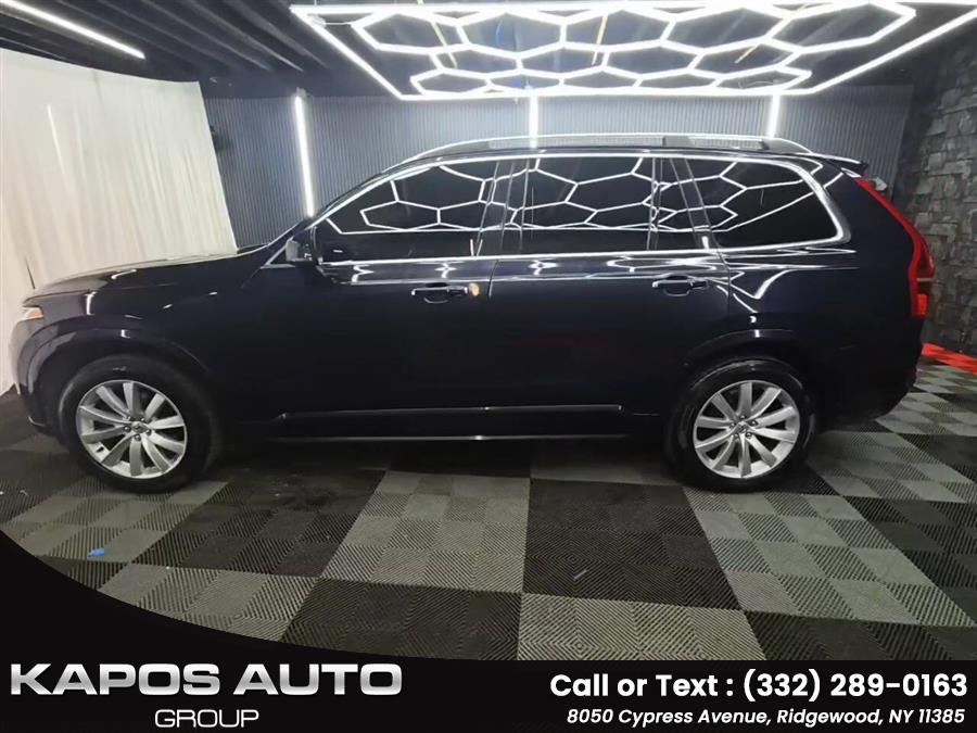 2016 Volvo XC90 T6 AWD Momentum's photo