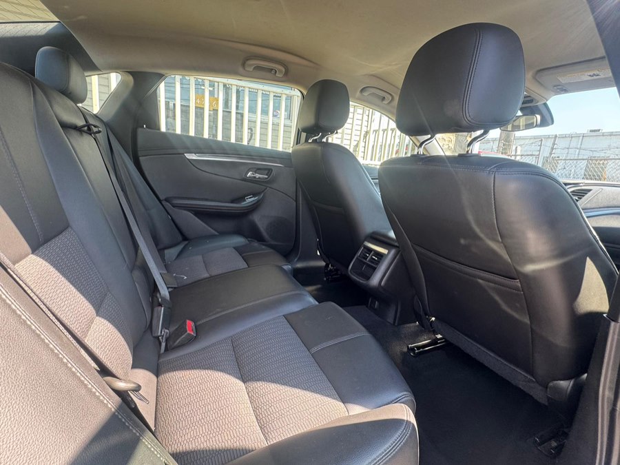2018 Chevrolet Impala 1LT - Photo 16