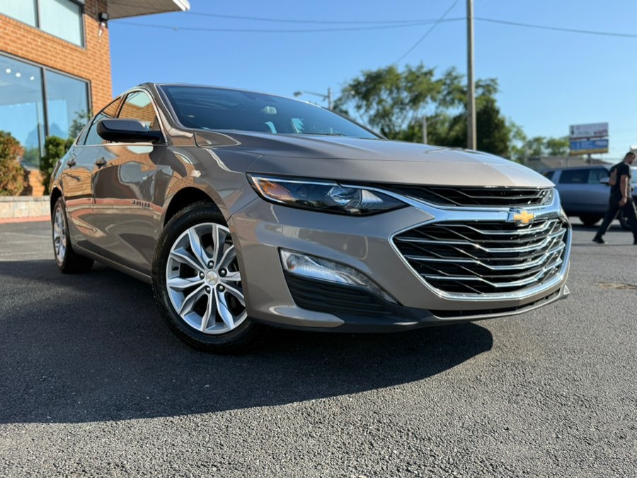 Mineral Gray Metallic 2024 Chevrolet Malibu LT with 1LT FWD Sedan Front-Wheel Drive Automatic