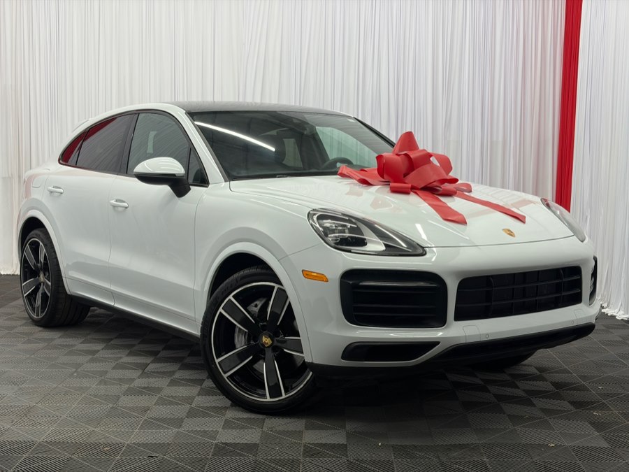 Used 2022 Porsche Cayenne in Paterson, New Jersey | Speedway Motors LLC. Paterson, New Jersey