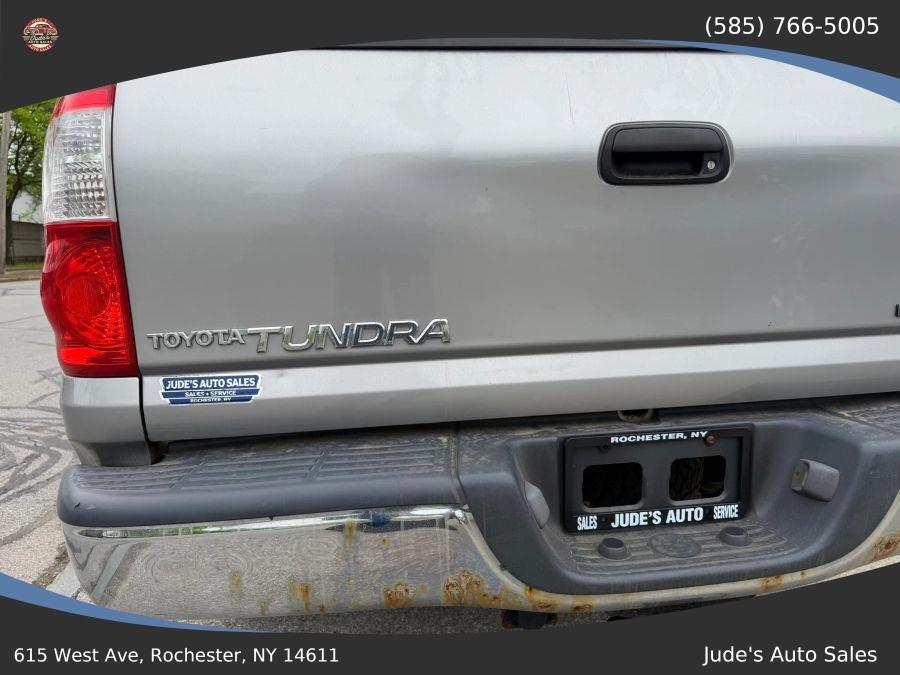 Toyota Tundra Double Cab photo 11