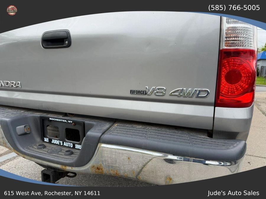 Toyota Tundra Double Cab photo 12