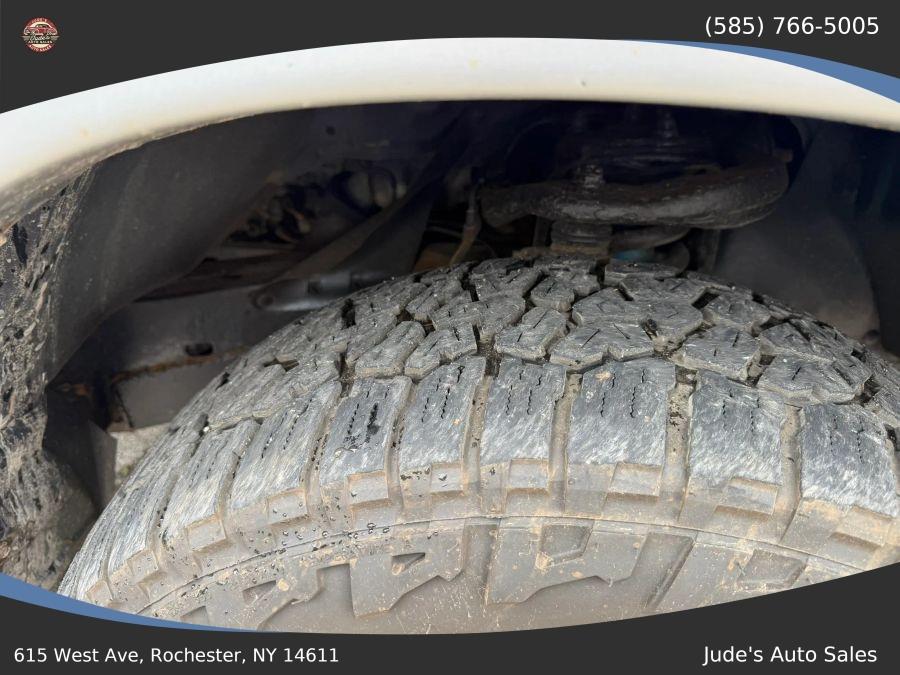 Toyota Tundra Double Cab photo 14