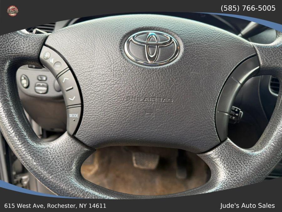 Toyota Tundra Double Cab photo 20