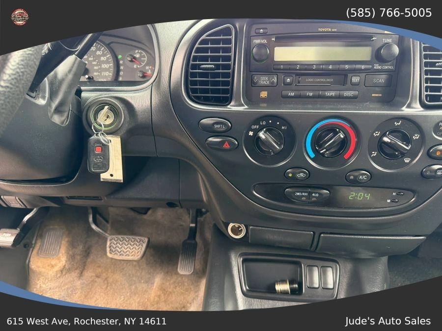 Toyota Tundra Double Cab photo 23