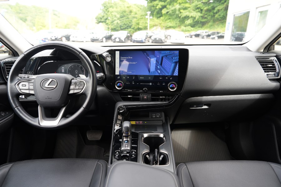 2022 Lexus NX 350 - Photo 15