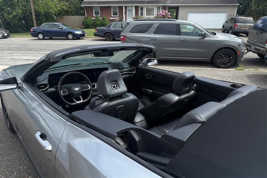 2025 Ford Mustang EcoBoost Premium - Photo 20