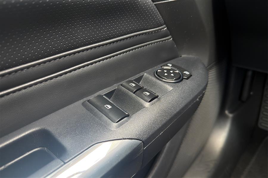 2025 Ford Mustang EcoBoost Premium - Photo 31