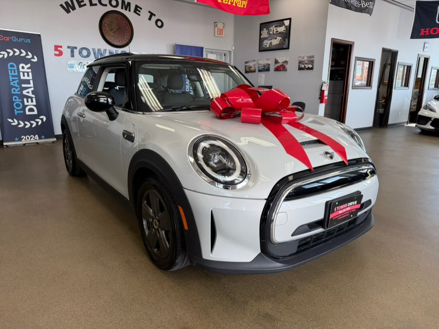 Melting Silver III Metallic 2023 MINI Cooper SE 2-Door Hatchback FWD Hatchback Front-Wheel Drive Automatic