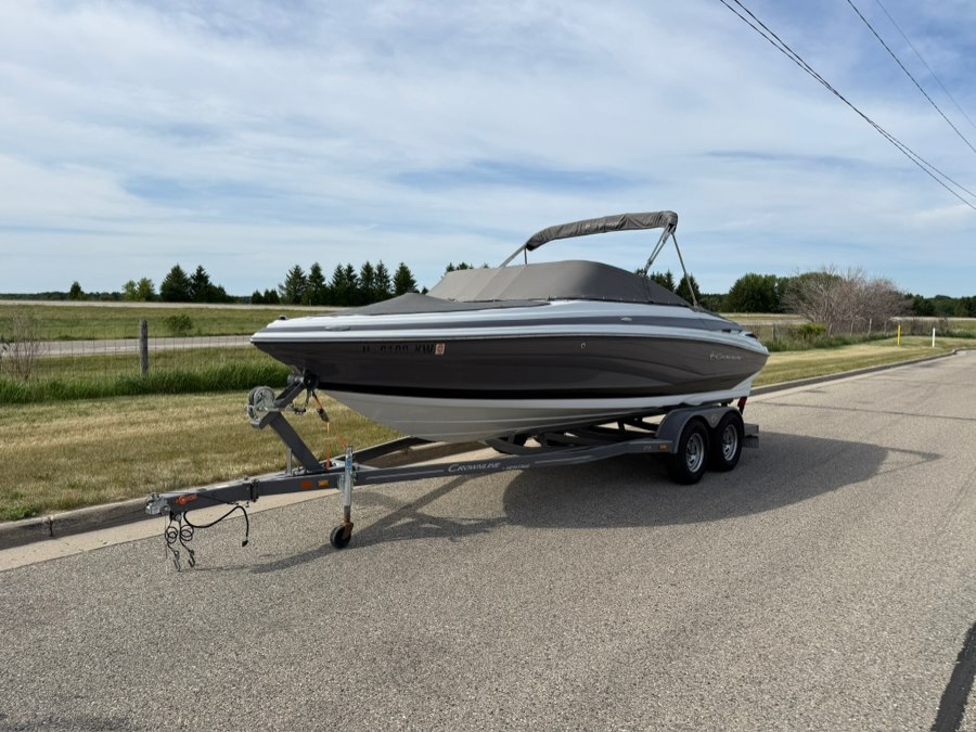 Used 2017 Crownline 215 in Darien, Wisconsin | Geneva Motor Cars. Darien, Wisconsin