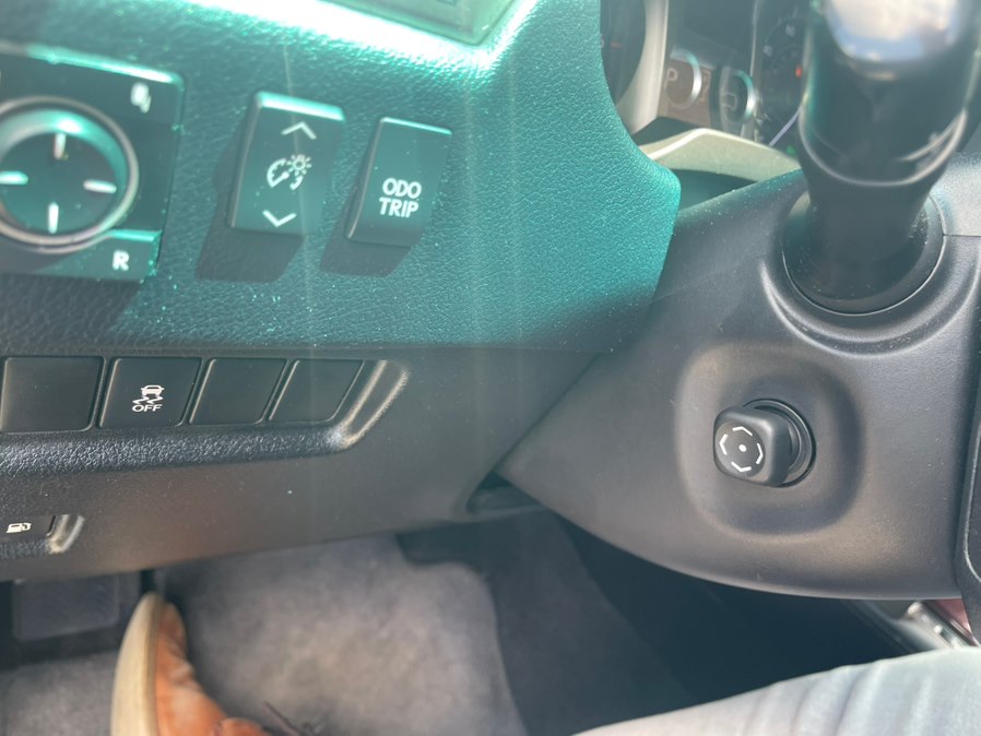 2011 Lexus GX Base - Photo 11