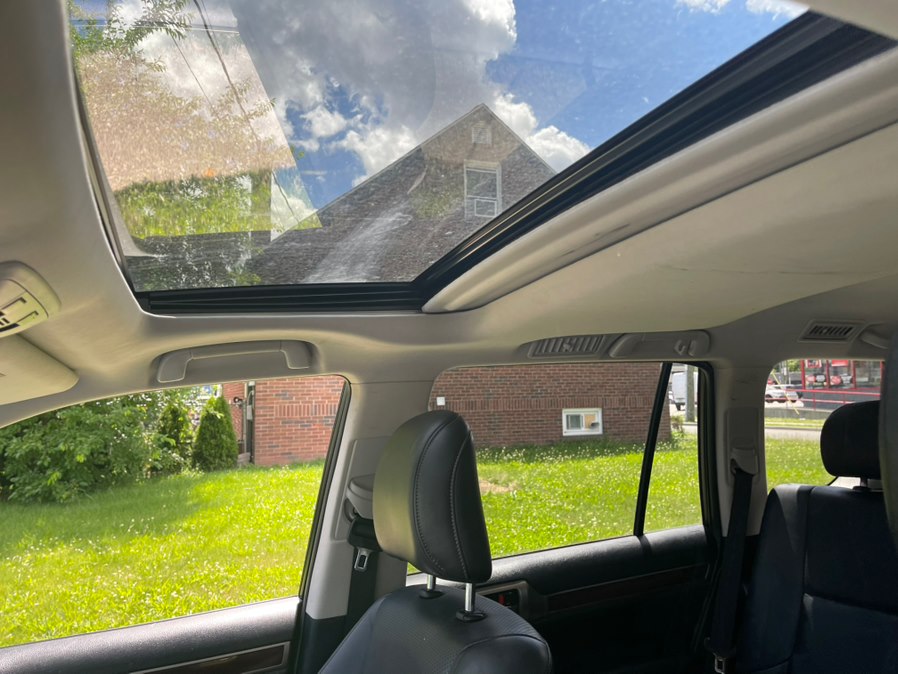 2011 Lexus GX Base - Photo 18