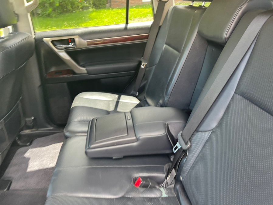 2011 Lexus GX Base - Photo 28