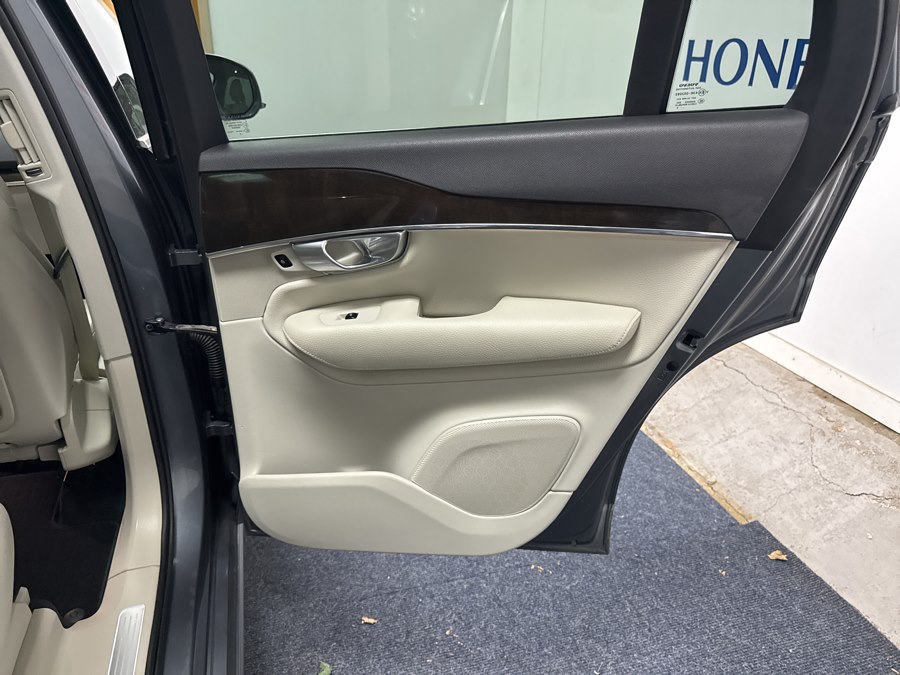 2017 Volvo XC90 Momentum - Photo 11