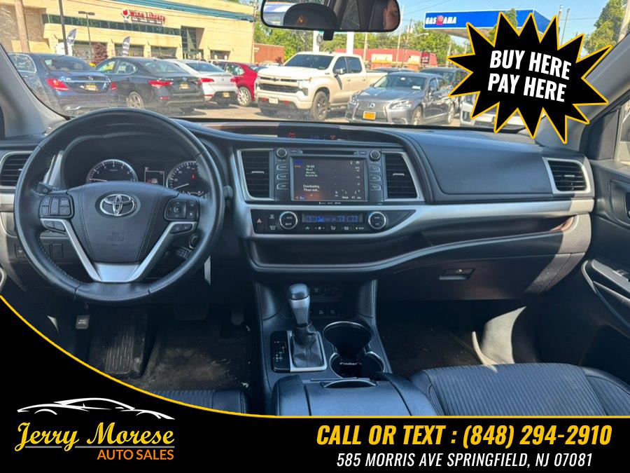 2017 Toyota Highlander LE Plus - Photo 11
