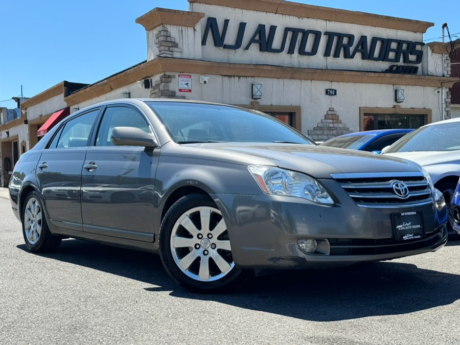 Titanium Metallic 2007 Toyota Avalon XL Sedan Front-Wheel Drive Automatic