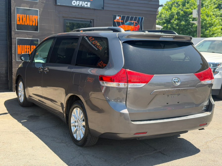 2011 Toyota Sienna LE - Photo 7