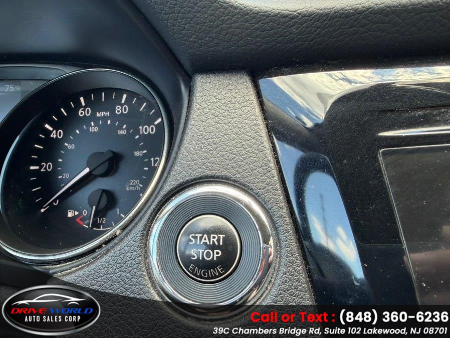 2017 Nissan Rogue SV - Photo 29