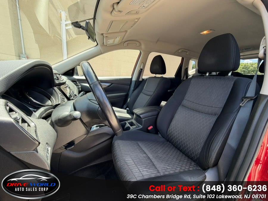 2017 Nissan Rogue SV - Photo 19
