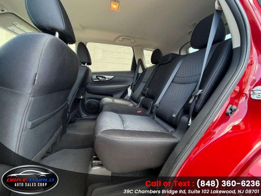2017 Nissan Rogue SV - Photo 33