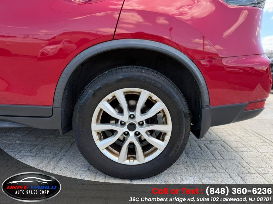 2017 Nissan Rogue SV - Photo 12