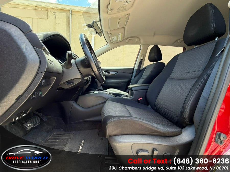 2017 Nissan Rogue SV - Photo 17