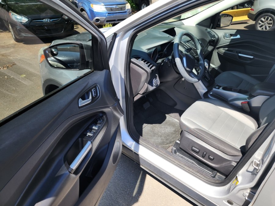 2016 Ford Escape SE - Photo 10