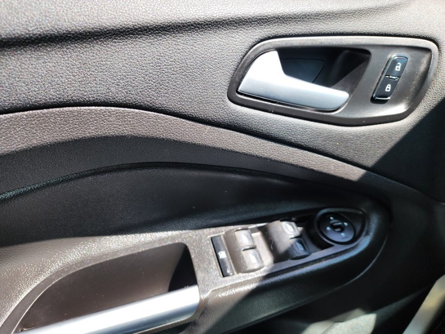 2016 Ford Escape SE - Photo 24